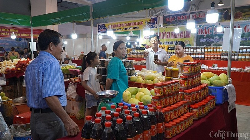 Đặc sắc các gian hàng tại Hội chợ Triển lãm hàng công nghiệp nông thôn khu vực phía Bắc