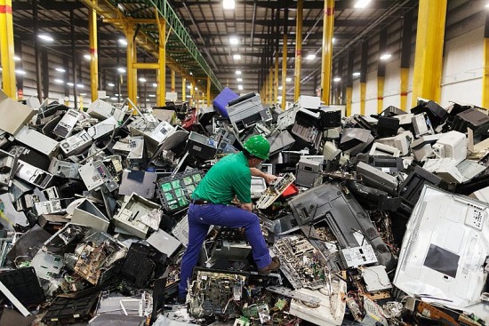 Doanh nghiệp “sốc” trước định mức chi phí tái chế