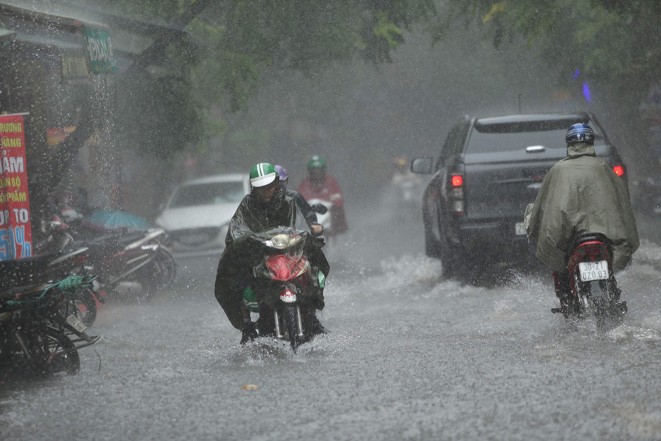 Thời tiết hôm nay ngày 31/7/2023: Tây Nguyên, Nam Bộ mưa đông, lốc sét Bắc Bộ, Trung Bộ