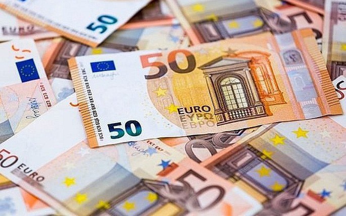 Tỷ giá Euro hôm nay 8/5/2024: Đồng Euro chìm trong sắc đỏ, chợ đen giảm 42,65 VND/EUR