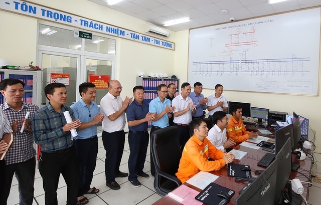 Đóng điện dự án đường dây 220kV Bắc Quang, tăng cường bảo đảm điện cho miền Bắc