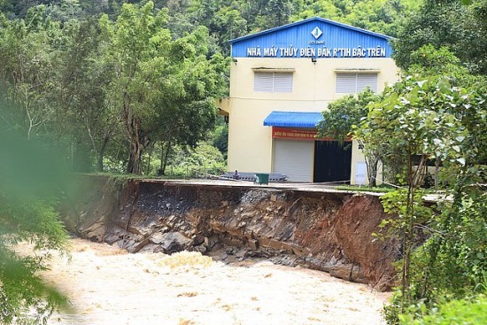 Mưa lớn, 2 nhà máy thủy điện ở Đắk Nông có nguy cơ sạt lở móng