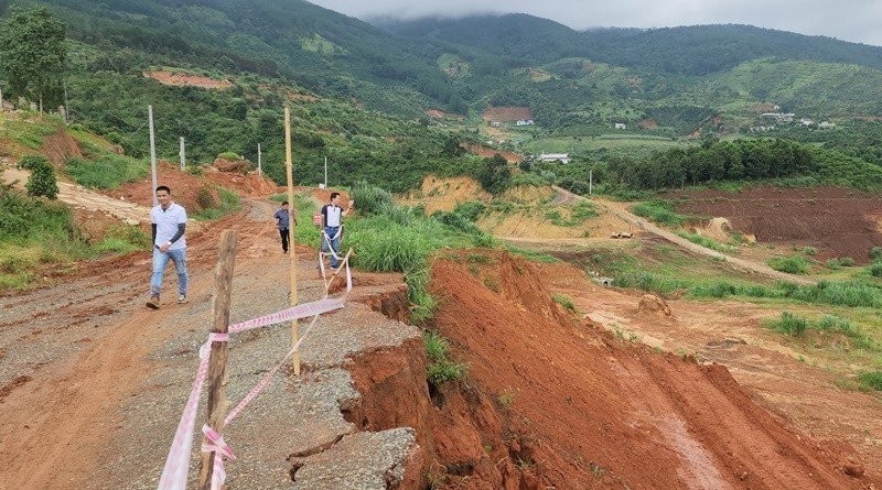 Lâm Đồng: Cận cảnh sụt lún đất nghiêm trọng tại dự án hồ chứa nước Đông Thanh
