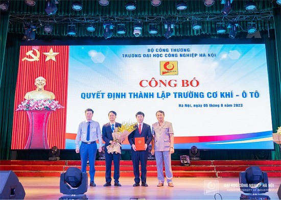 Thành lập Trường Cơ khí - Ô tô thuộc Trường Đại học Công nghiệp Hà Nội