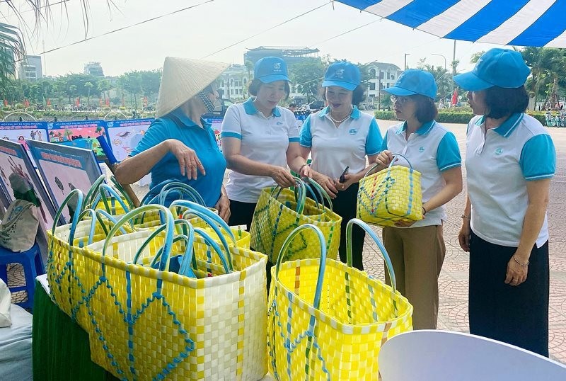 Hà Nội: Hơn 3.000 làn nhựa được phát trong phong trào sống Xanh - Tiêu dùng sạch