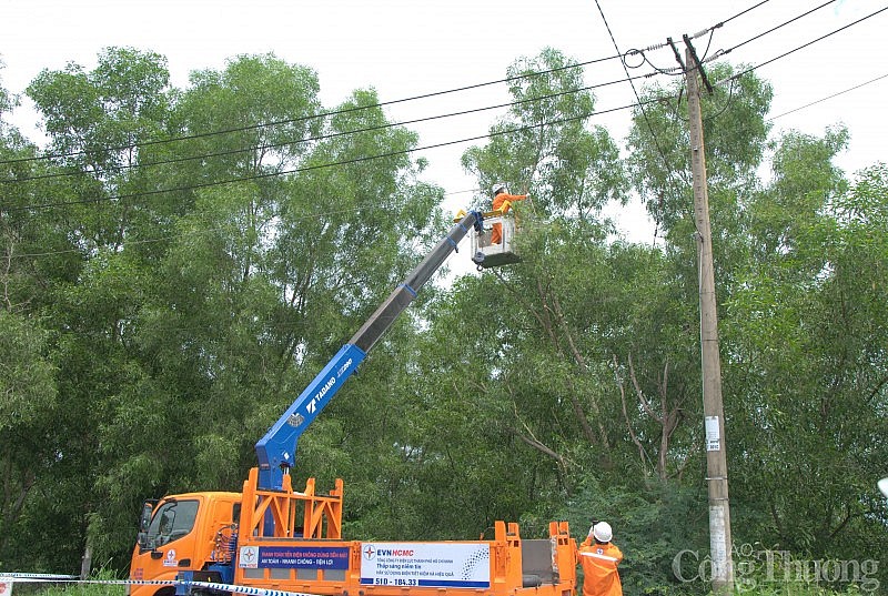 TP. Hồ Chí Minh: Nhiều giải pháp bảo đảm cấp điện an toàn mùa mưa bão