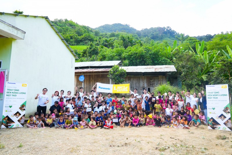 Quảng Nam: Mang ánh sáng đến các gia đình khó khăn huyện miền núi Nam Trà My