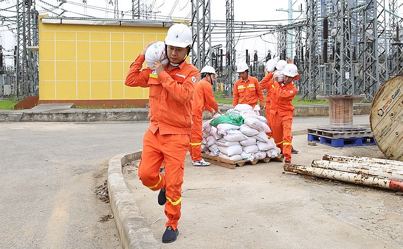 Chủ động giữ vững an ninh truyền tải điện trước diễn biến bất thường của mưa lũ, sạt lở đất