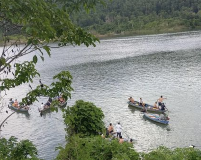 Quảng Nam: Lật ghe trên lòng hồ thủy điện, 1 người tử vong, 1 người mất tích