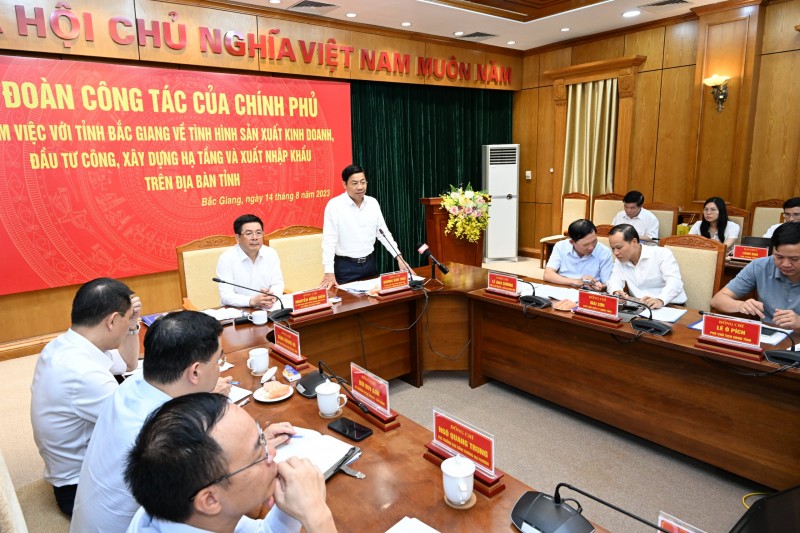 Bộ trưởng Nguyễn Hồng Diên dẫn đầu Đoàn công tác của Chính phủ làm việc với tỉnh Bắc Giang