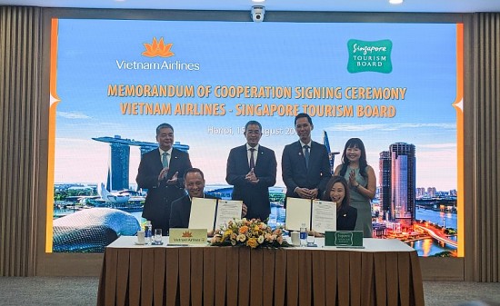 vietnam airlines va tong cuc du lich singapore hop tac kich cau du lich