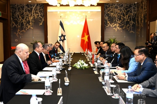 Bộ trưởng Bộ Công Thương Nguyễn Hồng Diên hội đàm với Bộ trưởng Bộ Kinh tế và Công nghiệp Israel