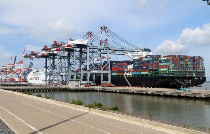 Đề xuất tăng 10% giá bốc dỡ container cho nhóm cảng biển nước sâu