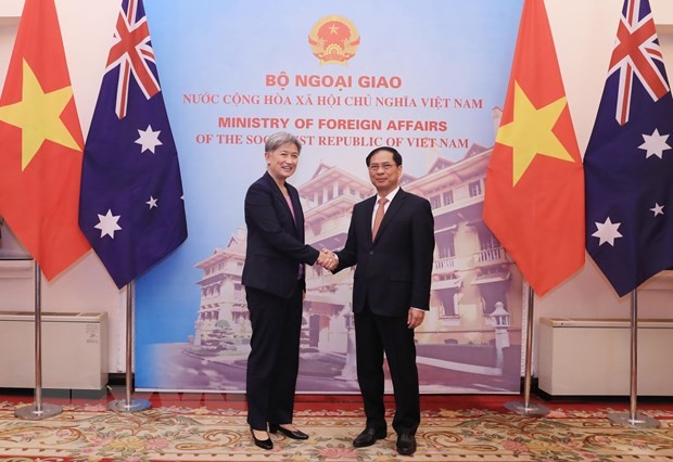 Bộ trưởng Bộ Ngoại giao Bùi Thanh Sơn đã tiến hành hội đàm với Bộ trưởng Ngoại giao Australia Penny Wong nhân dịp thăm chính thức Việt Nam từ ngày 26-28/6/2022