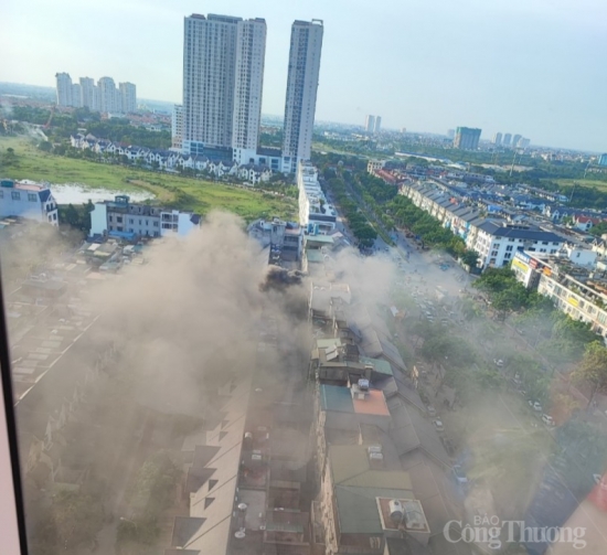 Cháy lớn tại tòa nhà gần Thiên đường Bảo Sơn