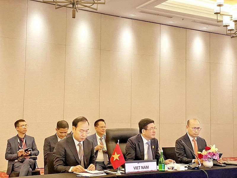 Bộ trưởng Nguyễn Hồng Diên tham dự Hội nghị Bộ trưởng Kinh tế CLMV lần thứ 15