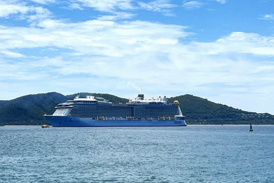 Tàu du lịch cao cấp đưa hơn 4.300 khách quốc tế đến Nha Trang
