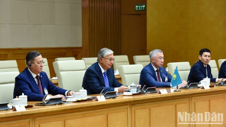 [Ảnh] Thủ tướng Phạm Minh Chính đón và hội kiến với Tổng thống Cộng hòa Kazakhstan ảnh 7