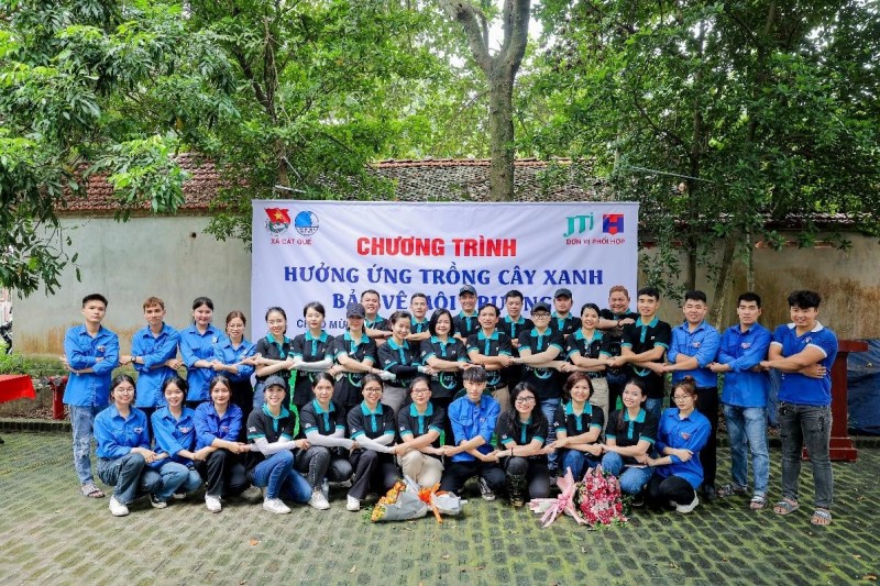 JTI Việt Nam chung tay trồng cây phủ xanh thành phố