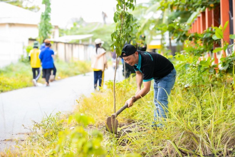 JTI Việt Nam chung tay trồng cây phủ xanh thành phố