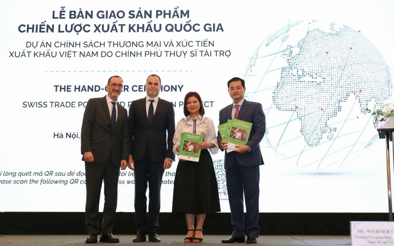 Lễ Bàn giao sản phẩm chiến lược xuất khẩu quốc gia dự án chính sách thương mại và xúc tiến xuất khẩu Việt Nam do Chính phủ Thụy Sỹ tài trợ, ngày 22/8 tại Hà Nội.