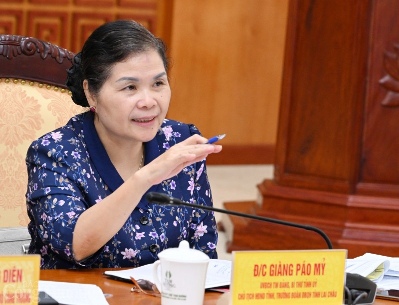 Bộ trưởng Nguyên Hồng Diên làm việc tại Lai Châu