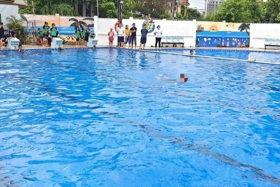 Nghệ An: Nam sinh 13 tuổi tử vong trong bể bơi nhà trường