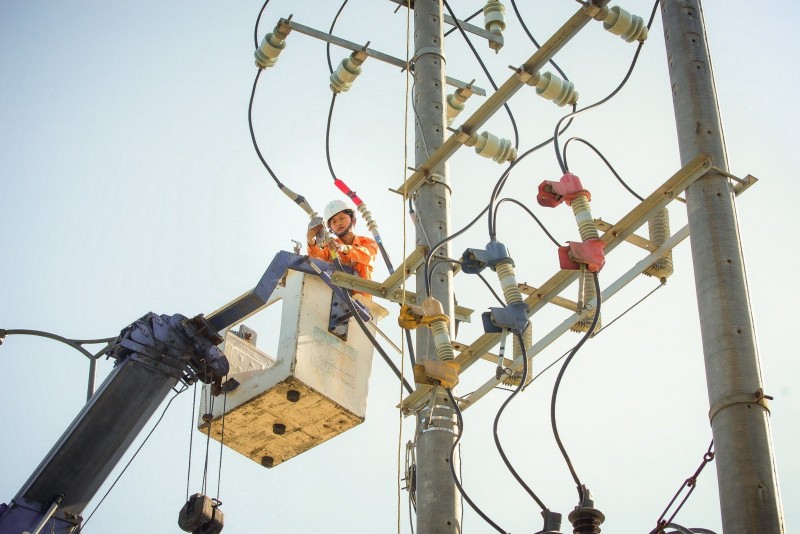 Các Công ty Điện lực 13 tỉnh, thành phố miền Trung – Tây Nguyên tăng cường bảo dưỡng thiết bị điện trước dịp Lễ Quốc khánh 