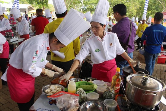 TP.Hồ Chí Minh: Sôi động Lễ hội Ẩm thực chay quận 7