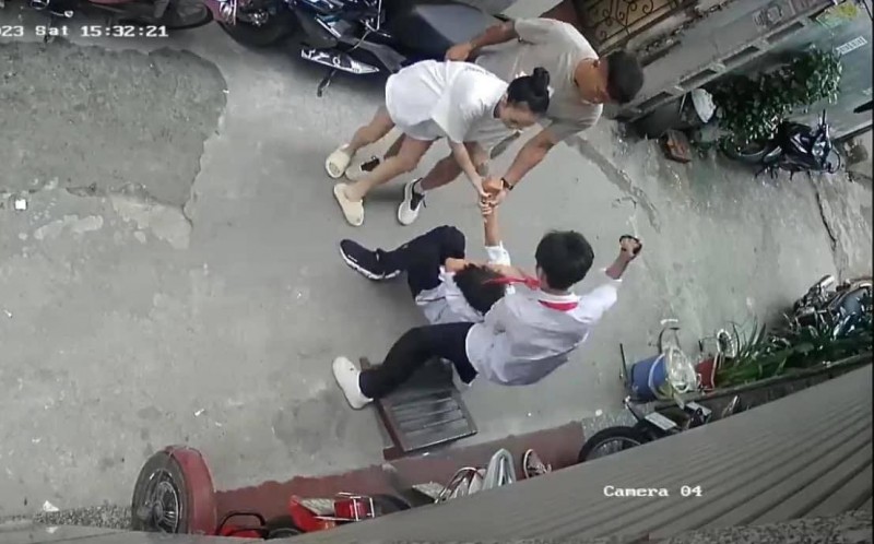 Vụ đánh hội đồng nam sinh ở Hà Nội: Đừng để “con sâu làm rầu nồi canh”