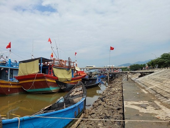 Quảng Bình: Cháy tàu cá trong đêm