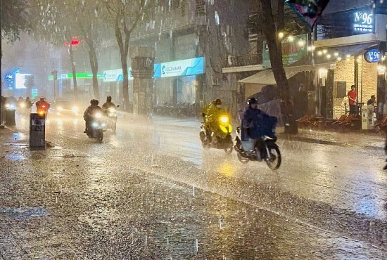Thời tiết hôm nay 2/9 tại Nam bộ: TP. Hồ Chí Minh có mưa rào ở một số khu vực