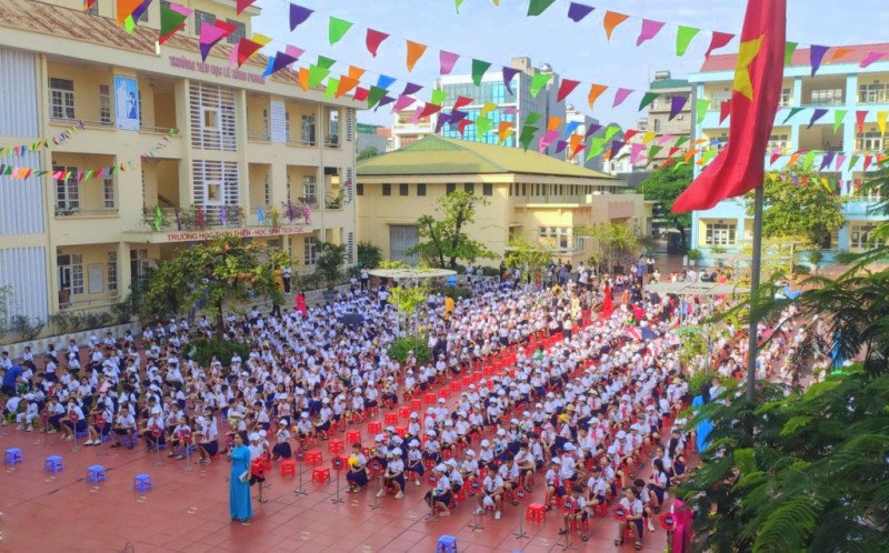 Quảng Ninh: Hơn 360.000 học sinh đến trường khai giảng năm học mới