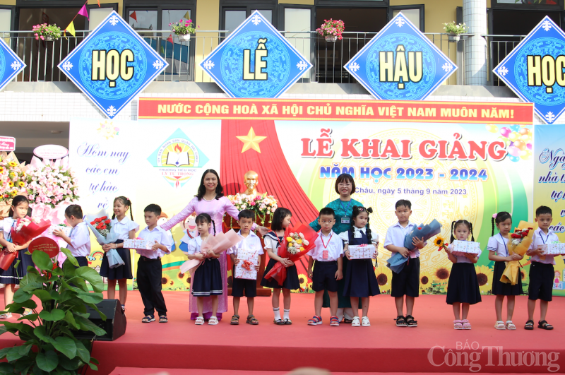Gần 290.000 học sinh Đà Nẵng háo hức bước vào năm học mới