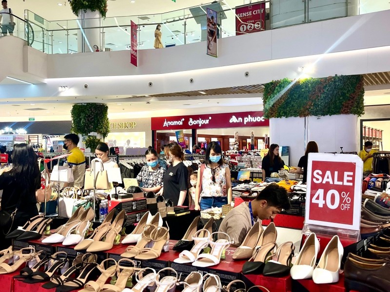 “Săn” hàng hiệu giảm giá đến 90% trong 3 ngày Flash Sale Holiday ở TP. Hồ Chí Minh