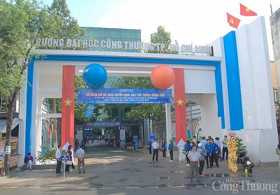 Ngày này năm xưa 9/9: Thành lập Trường Đại học Công Thương TP. Hồ Chí Minh