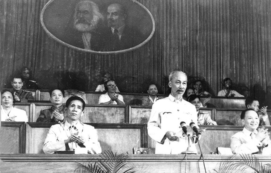 Chủ tịch Hồ Chí Minh đọc diễn văn tại Đại hội đại biểu toàn quốc lần thứ III của Đảng ở Thủ đô Hà Nội. Ảnh tư liệu Bảo tàng Hồ Chí Minh