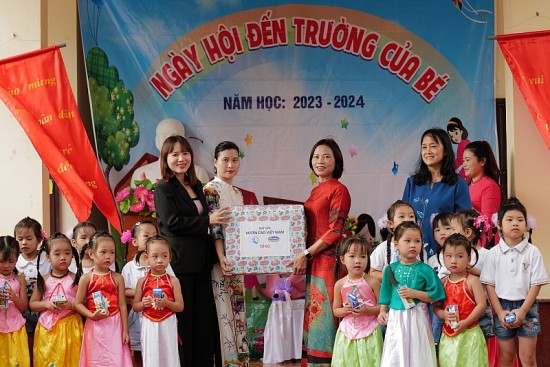 Quỹ Bảo trợ trẻ em Việt Nam hỗ trợ năm học mới và trung thu cho trẻ em hoàn cảnh khó khăn