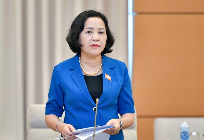 Trưởng Ban Công tác đại biểu Nguyễn Thị Thanh phát biểu tại phiên họp