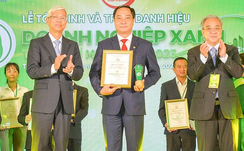 Tổng công ty Điện lực TP. Hồ Chí Minh nhận danh hiệu Doanh nghiệp xanh 2023