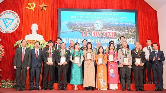 Thừa Thiên Huế: Tôn vinh 17 nhà trí thức khoa học và công nghệ