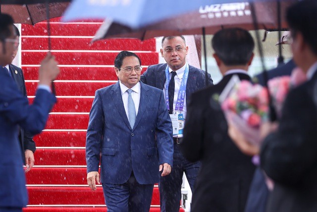 Thủ tướng Phạm Minh Chính lên đường dự Hội chợ CAEXPO và Hội nghị CABIS