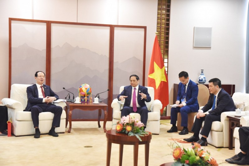 Thủ tướng Phạm Minh Chính tiếp ông Vương Tiểu Quân, Phó Tổng Giám đốc Tập đoàn Xây dựng Điện lực Trung Quốc (Power China) - Ảnh: VGP