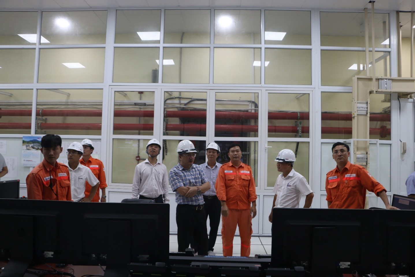 Đoàn giám sát thực tế tại Nhà máy Thủy điện Trung Sơn