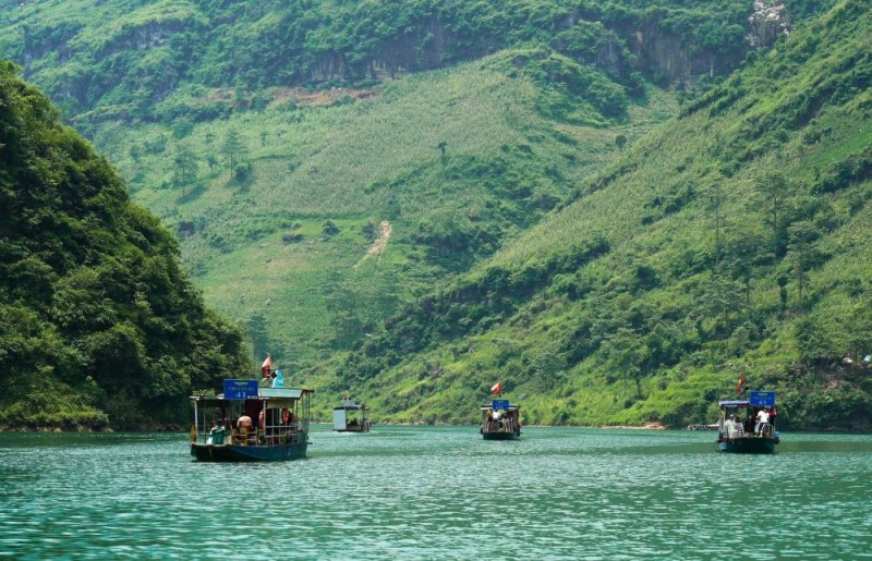 Điểm tin kinh tế - thị trường ngày 18/9/2023: Tạm ngưng vận chuyển khách du lịch trên sông Nho Quế