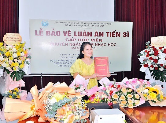 Anh Thơ - ca sĩ mang “hồn quê” đến với mọi miền đất nước