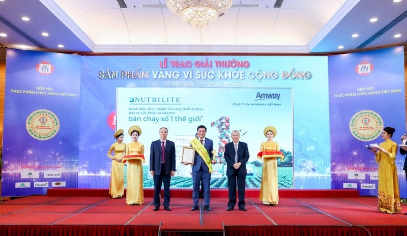 Amway Việt Nam lần thứ 11 nhận giải thưởng sản phẩm vàng vì sức khỏe cộng đồng