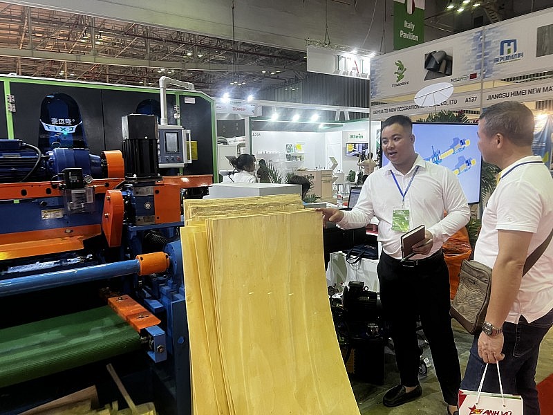 Việt Nam chi 240 triệu USD mỗi năm để nhập khẩu máy móc chế biến gỗ