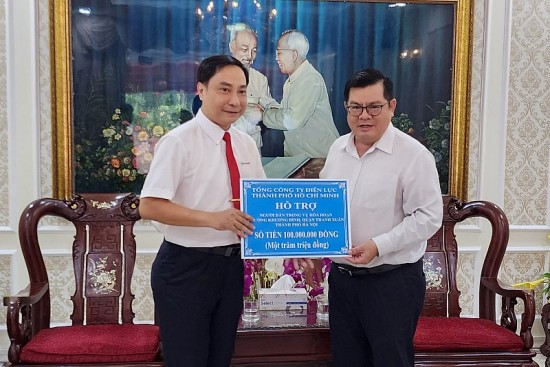 EVNHCMC hỗ trợ 100 triệu đồng cho gia đình gặp nạn trong vụ cháy chung cư mini tại Hà Nội