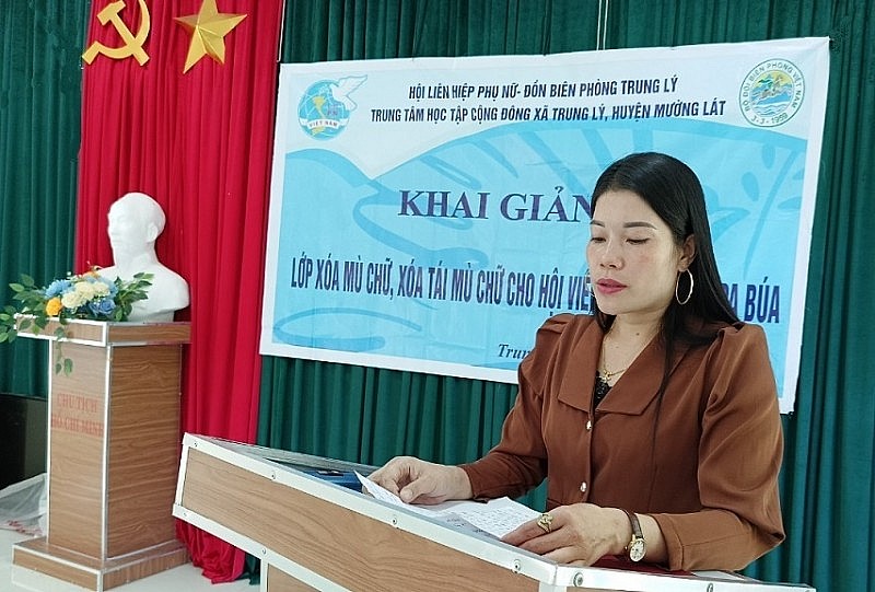 Thanh Hóa: Xóa mù chữ cho đồng bào dân tộc Mông ở huyện Mường Lát